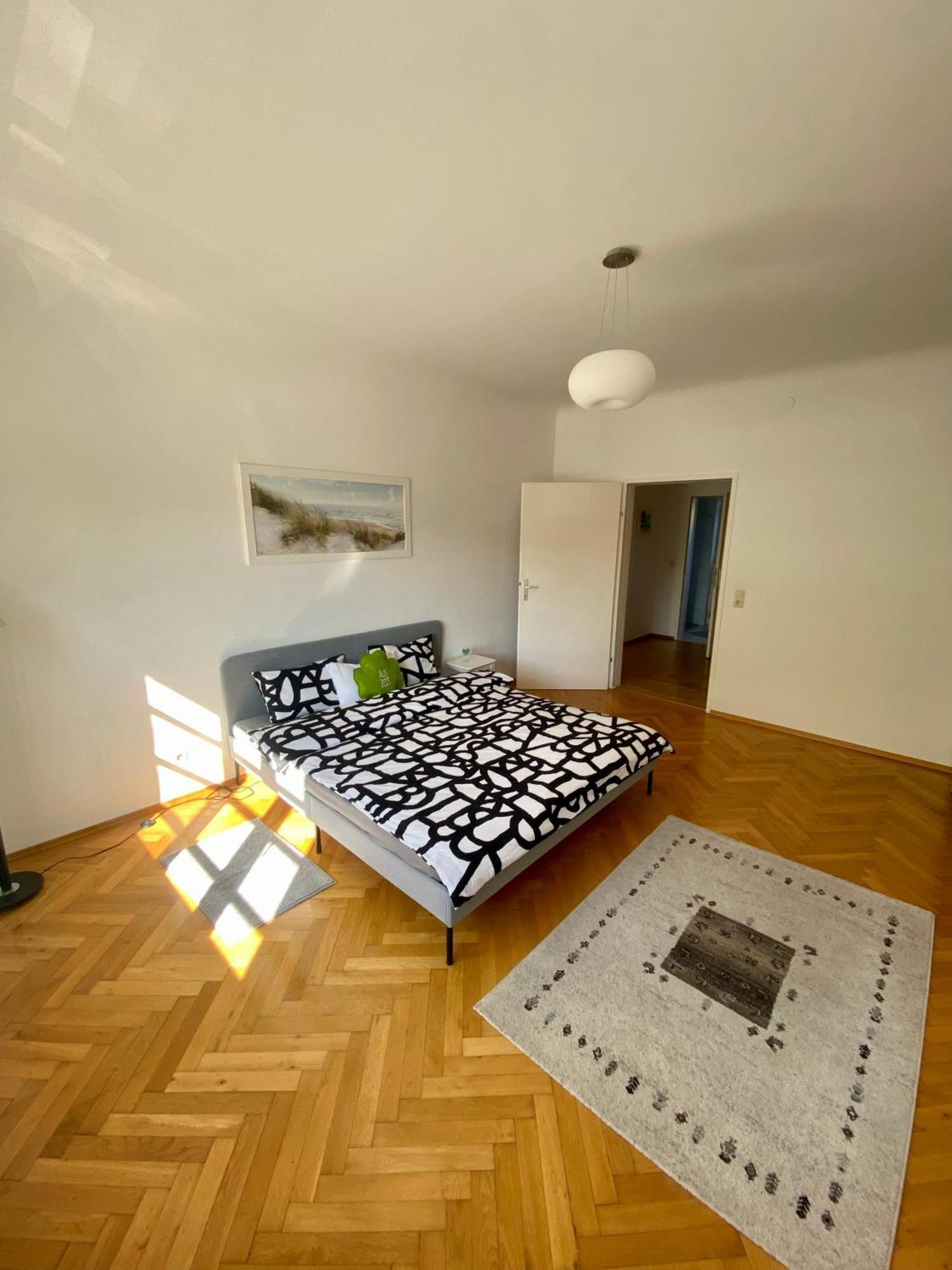 City Retreat In Eisenstadt Zentrum Kültér fotó